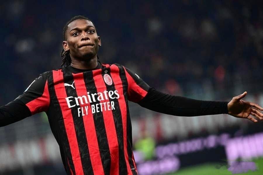 【隆戈】🚨⭐️🔴⚫️莱奥🇵🇹似乎与阿莫林🇵🇹及其教练组关系融洽，他很