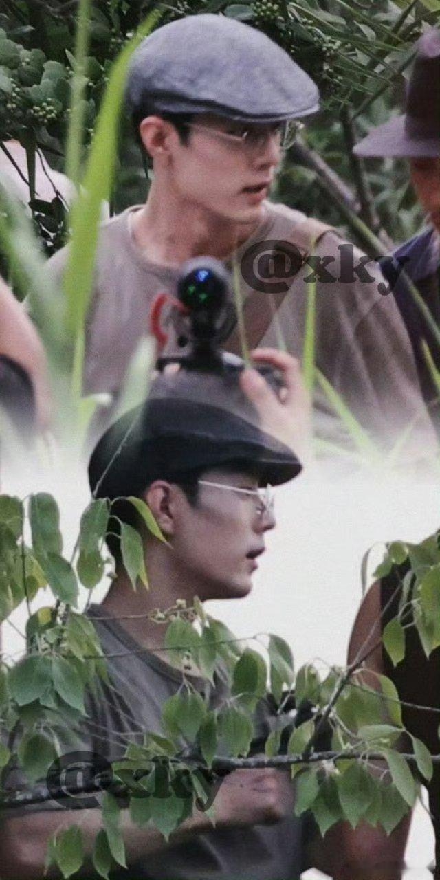 肖战任少白短袖造型肖战任少白贝雷帽造型肖战任少白短袖造型，哇塞哇塞， ​​​