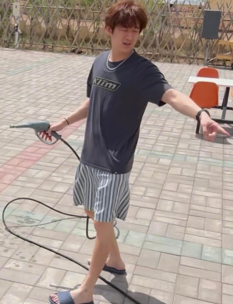 老乡季晔哈哈哈哈哈哈哈哈哈哈哈哈哈哈李昕季晔