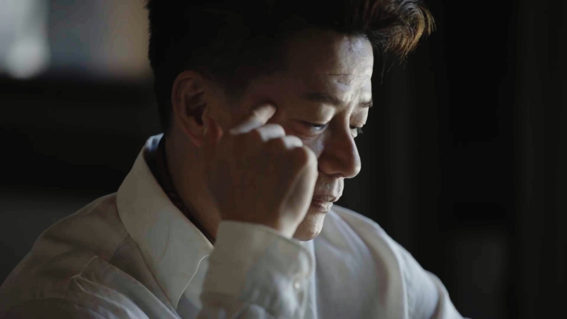 段奕宏[超话]  是伏案认真工作的爹咪 ​​​