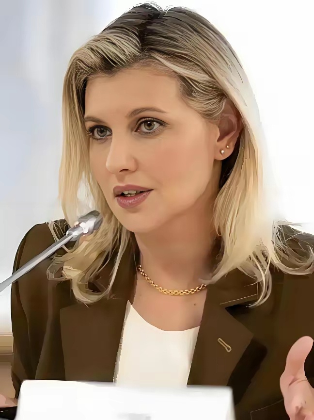 乌克兰第一夫人和泽连斯基早就累到撑不住，身心都熬垮了。 