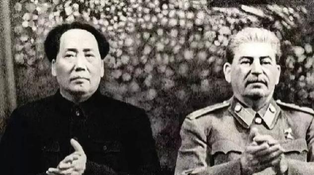 1949年毛主席首次访问苏联时，斯大林向他反映：你麾下有干部看不起苏联，这究竟是