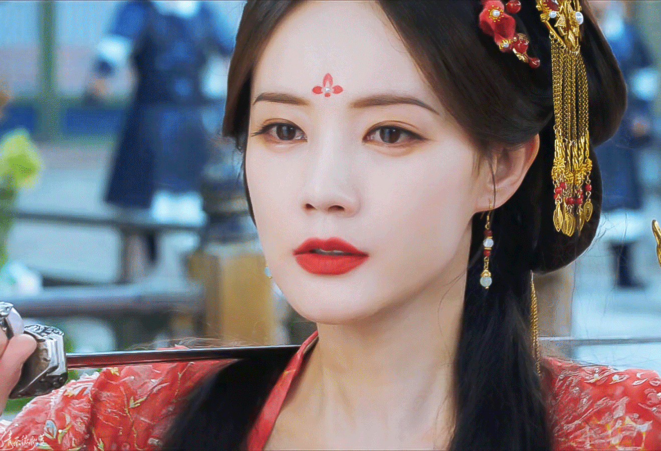 ⭕ 【红衣-试图自刎】金晨 / 李沁 / 白鹿 / 张婧仪 / 李一桐 / 陈都