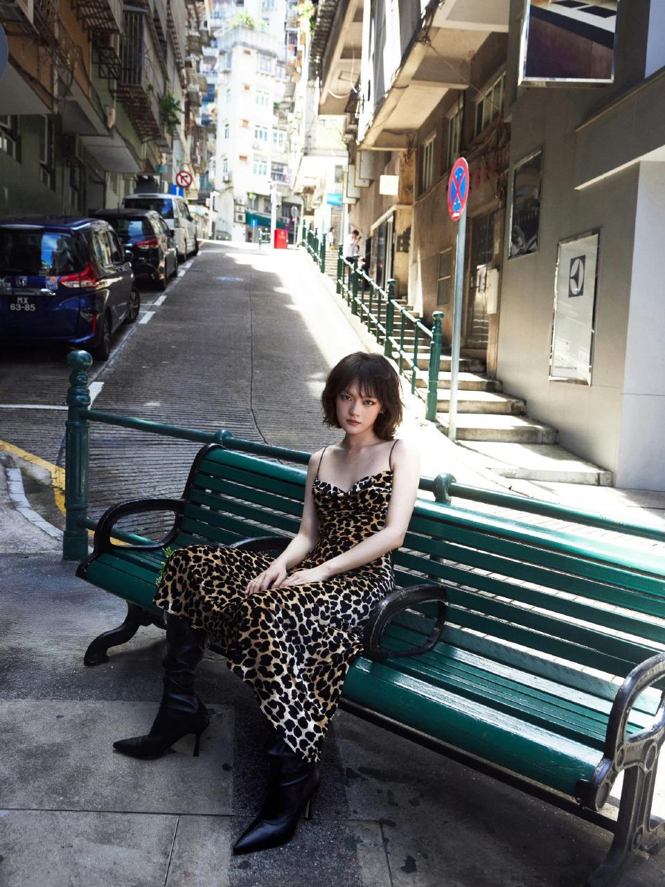 内娱什么时候给陈文淇量身定制高智作家、侦探的本子。如果在欧美市场，文淇的戏路实在