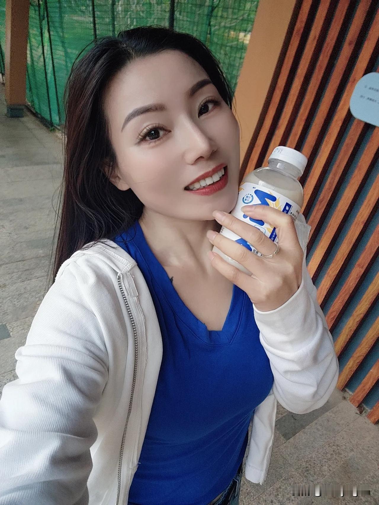 生活中的不期而遇，都是努力后的惊喜。早安吖[太阳]
​生活里的小确甜