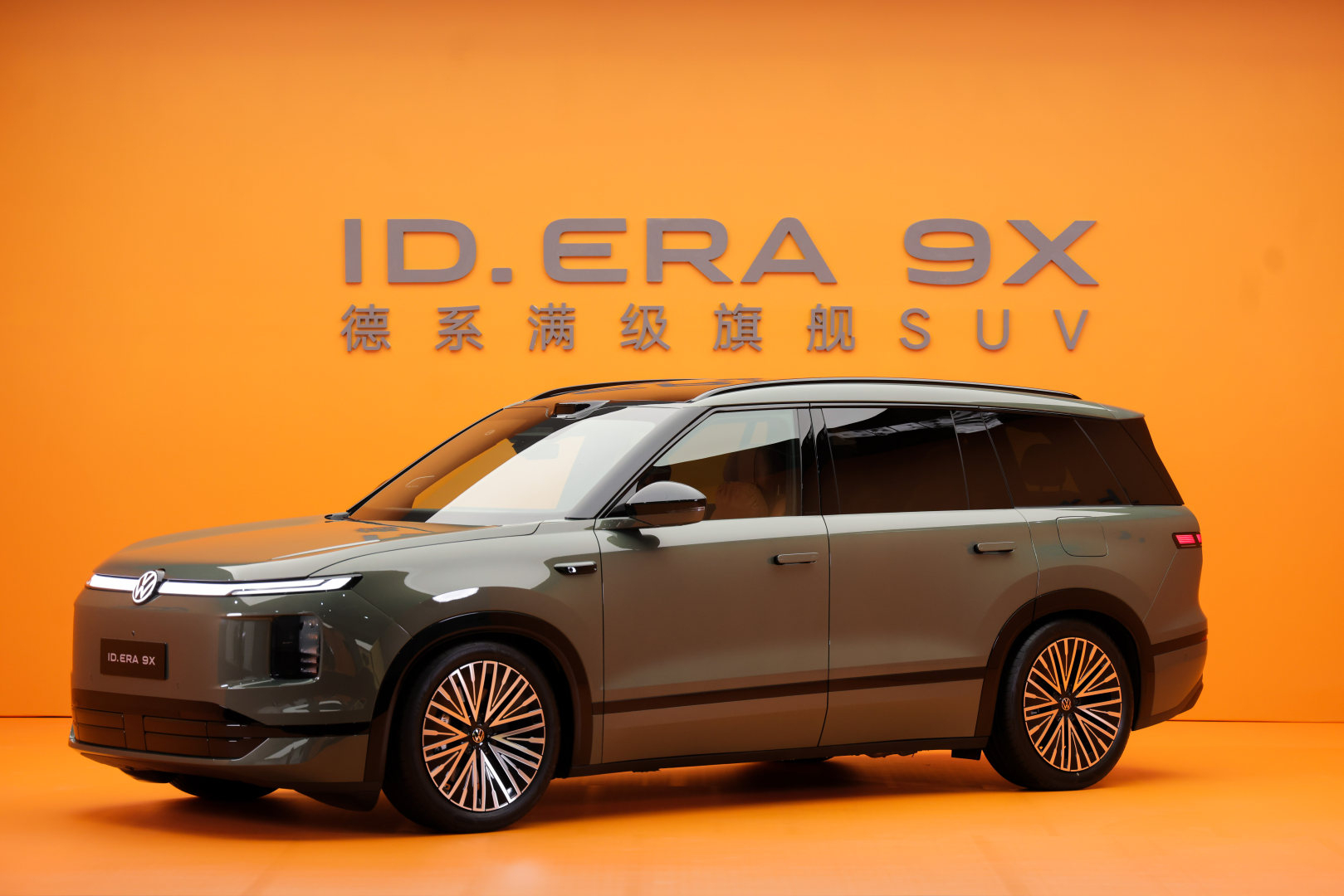 上汽大众ID.ERA技术发布会大众9X首发MomentaR7世界模型大众9X今天