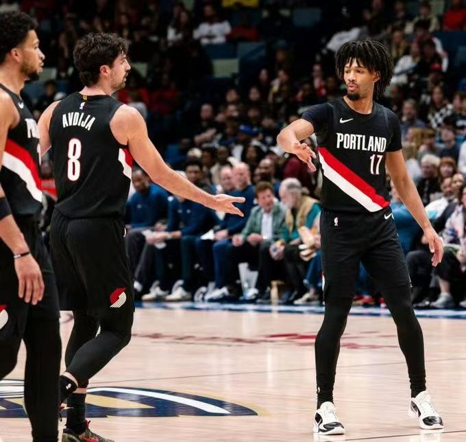 有机会进全明星吗？开拓者轻取鹈鹕，阿夫迪亚再轰34+7+11。
开拓者122:1