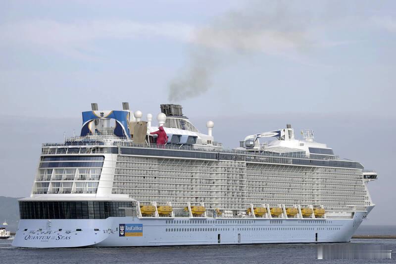 【21岁中国男子搭邮轮入境福冈后“跳船”滞留 供称：想留在日本】海外新鲜事日本 