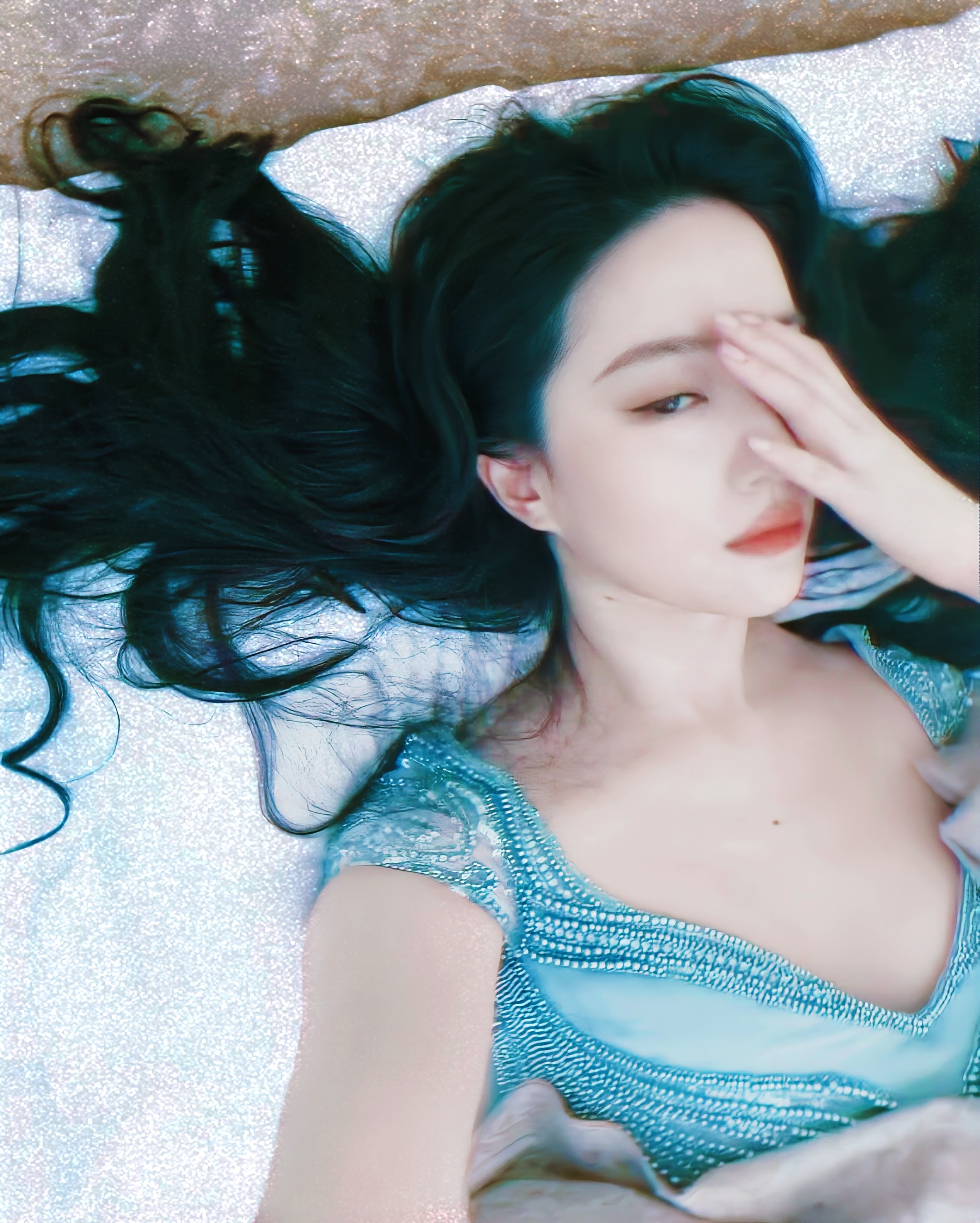 睡美人怎么醒过来的？答：被手机砸了鼻梁骨（bushi） ​​​