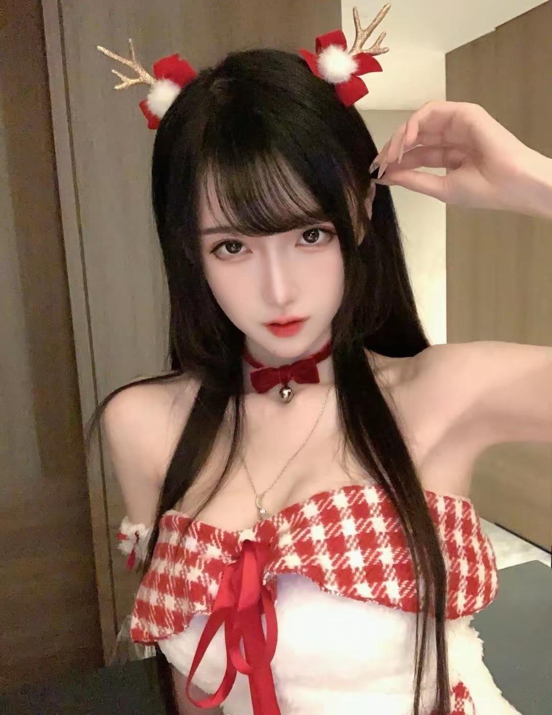 圣诞鹿角发饰，甜美红白格子裙，节日氛围满满！🎄💖微胖女生怎么穿才能显瘦? 穷