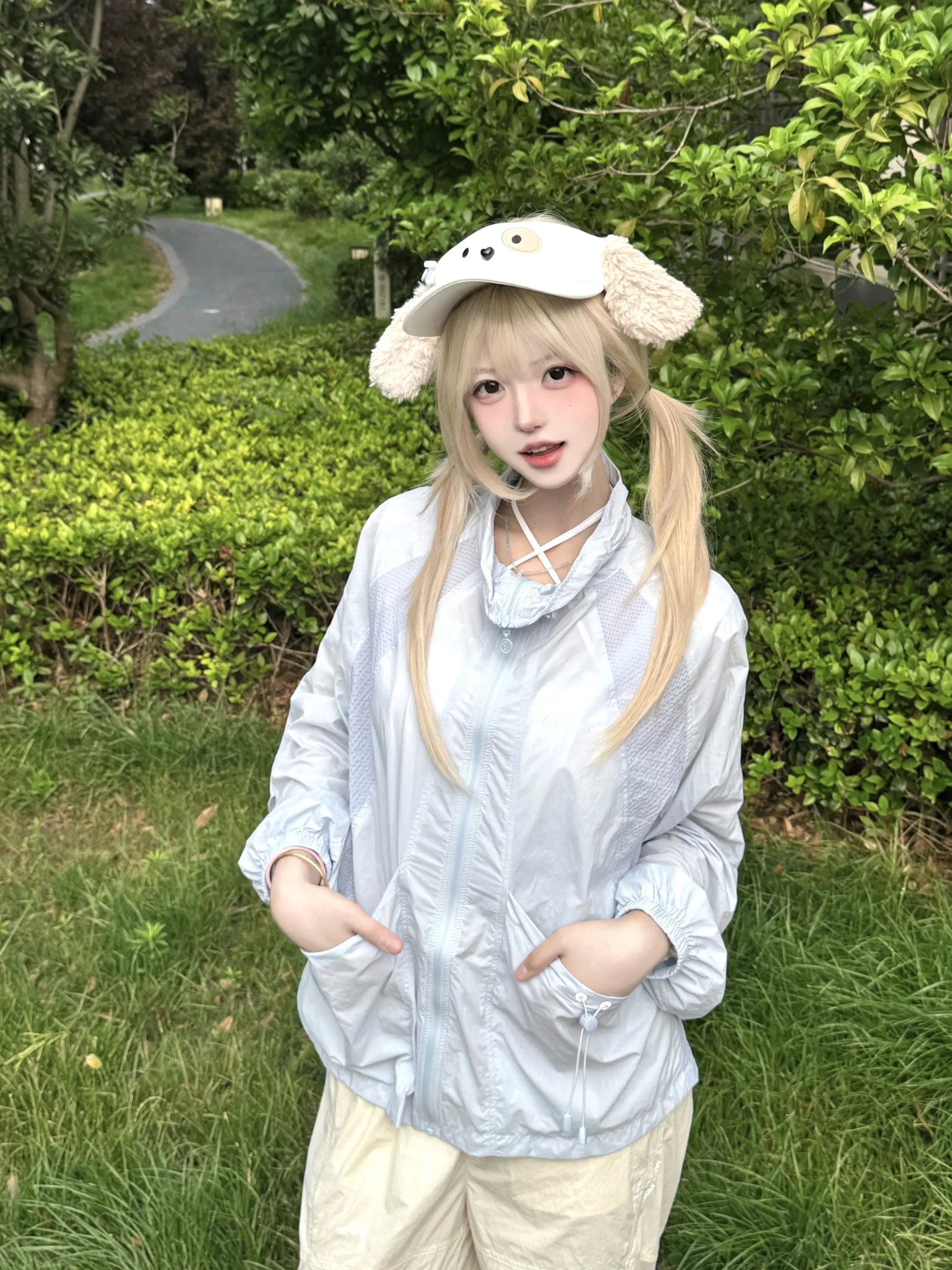 可是没有人喜欢我的棱角 他们只会问我为什么头顶尖尖的