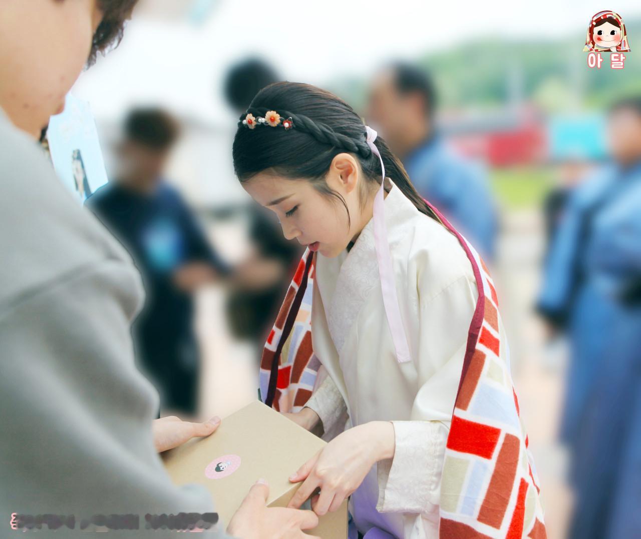 IU  ❤️IU韩国第一女solo 2016年时光机🐥160515 IU步步惊