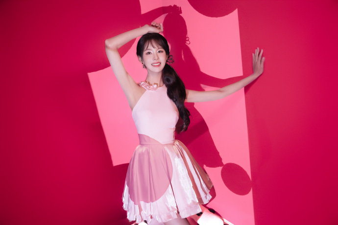 陈都灵倩碧站台陈都灵女团妆造 陈都灵女团妆造，太美了嘟！ ​​​