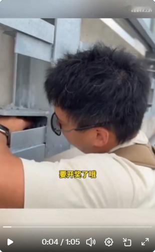 耗时 34 年、耗资超 200 亿新台币的台湾淡江大桥，近日终于通车。这座主桥长