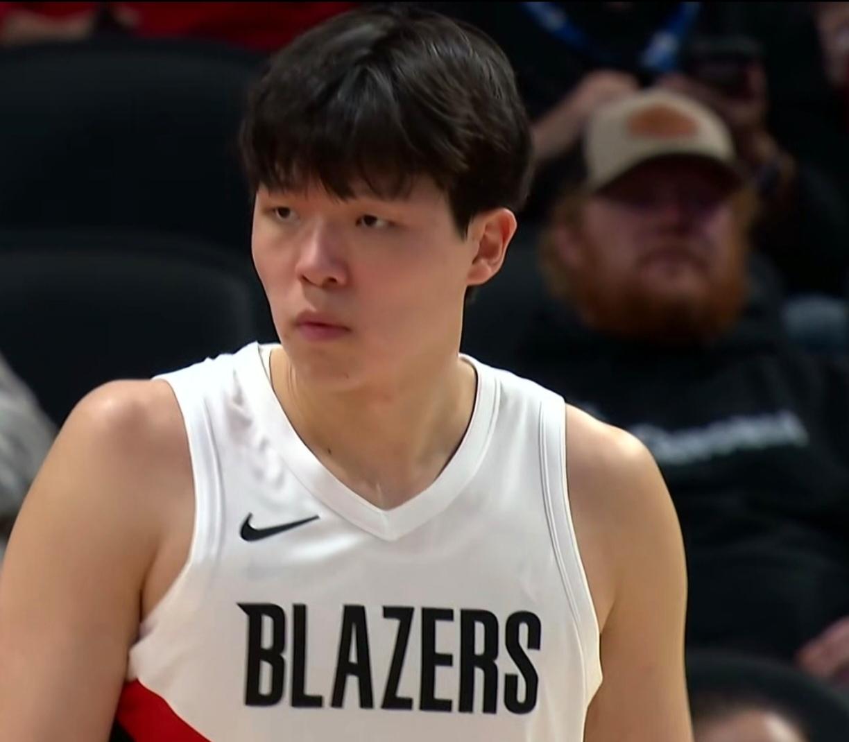 杨瀚森能不能站稳脚跟，和中国市场真没有多大关系，NBA是靠实力说话的，就在昨天，