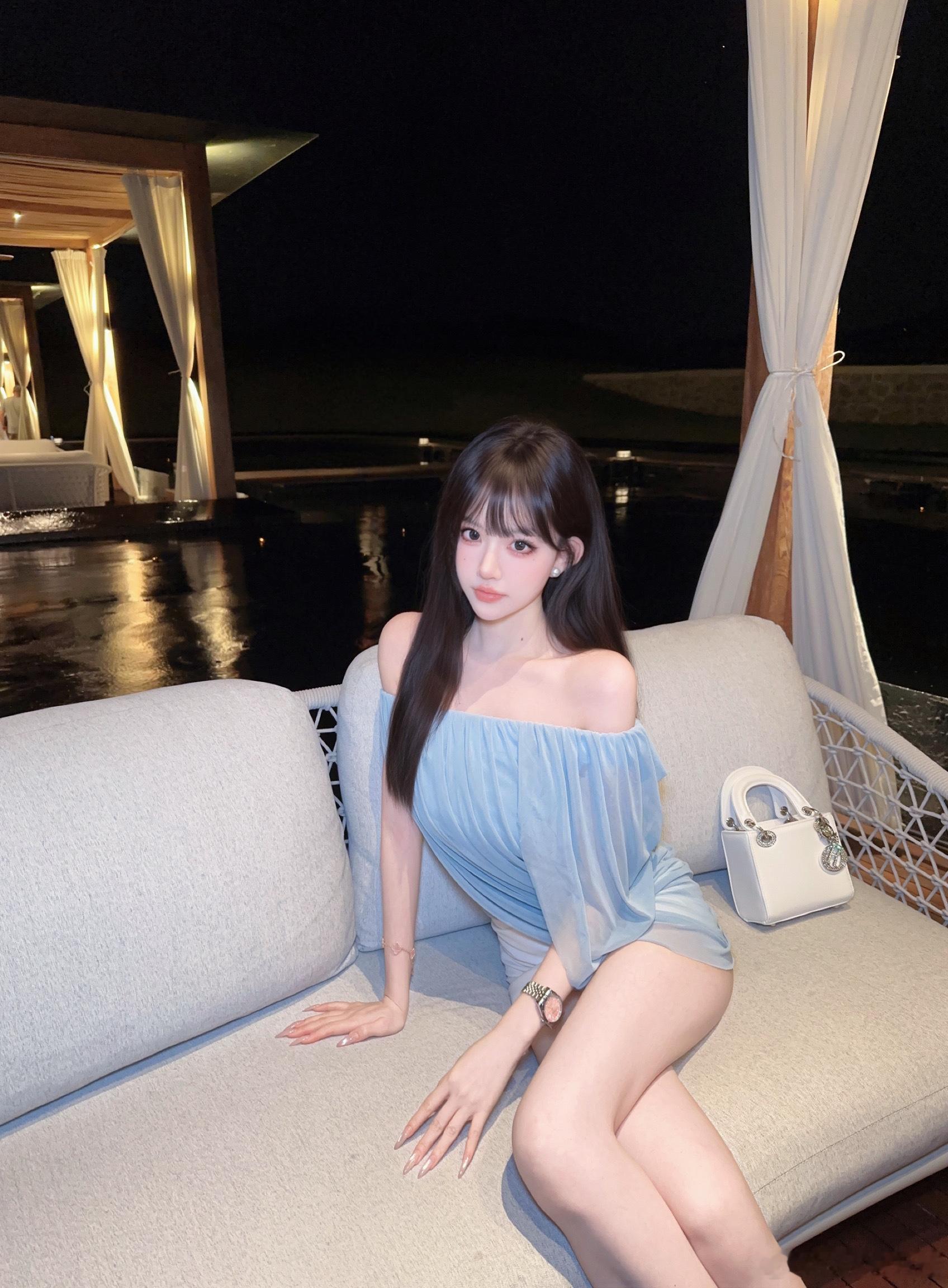 快要过生日了  好紧张  看来真正的我还是不能和年龄和解  一直都觉得自己还是个