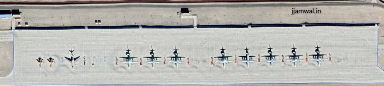 9架预警机，亮相西部某机场。

有网友说，这个机场离印度很近。网友可能忽略了，这