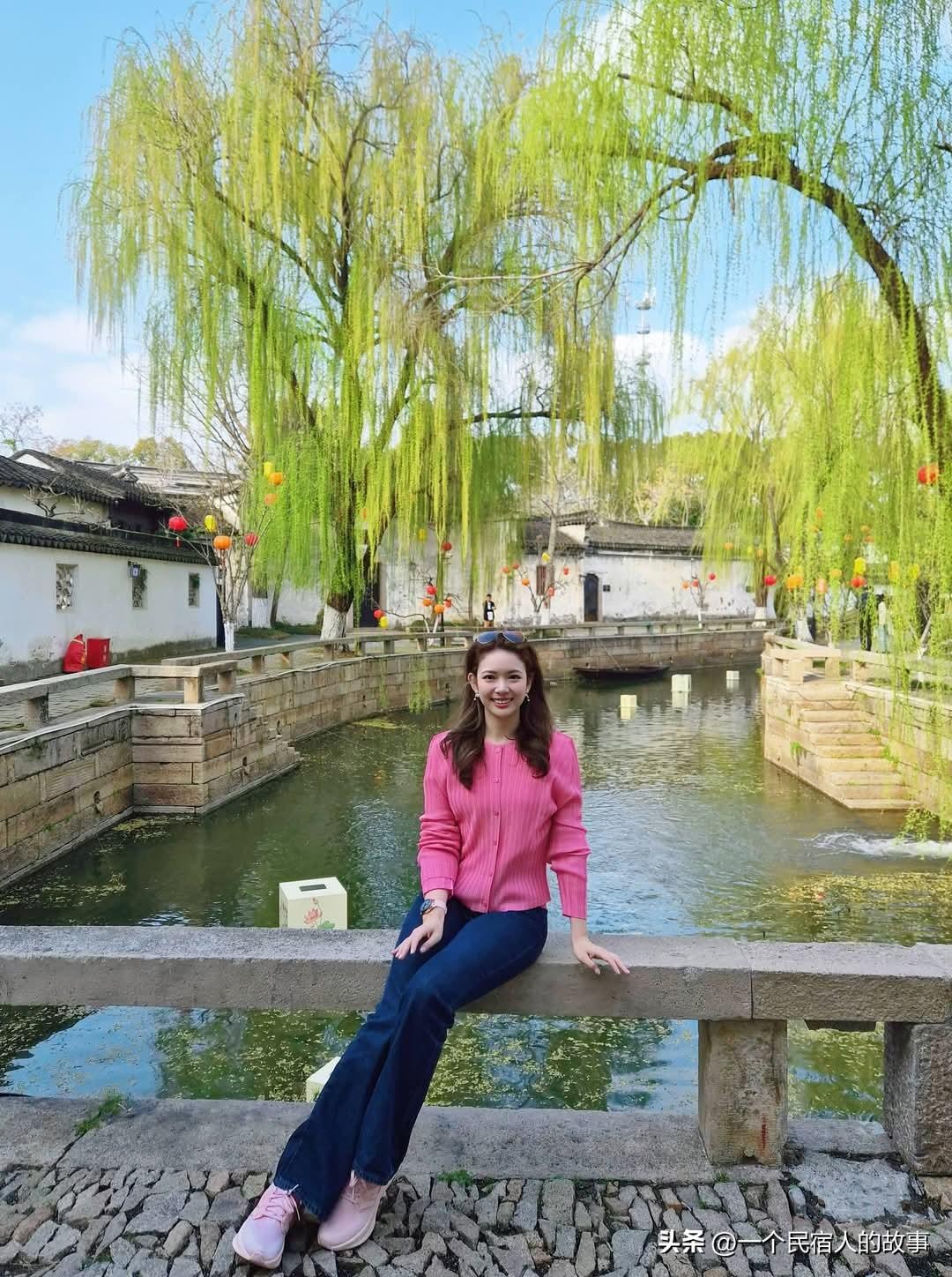 三立主播刘宸希来大陆旅游 绿营粉丝不满
这两周三立新闻主播刘宸希休假来大陆旅游，