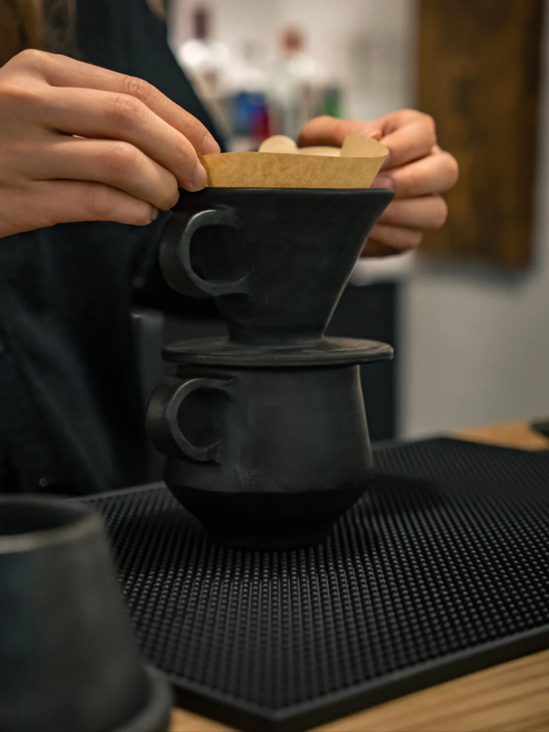 重庆物与物｜黑陶滤杯，是手作与咖啡的双向
