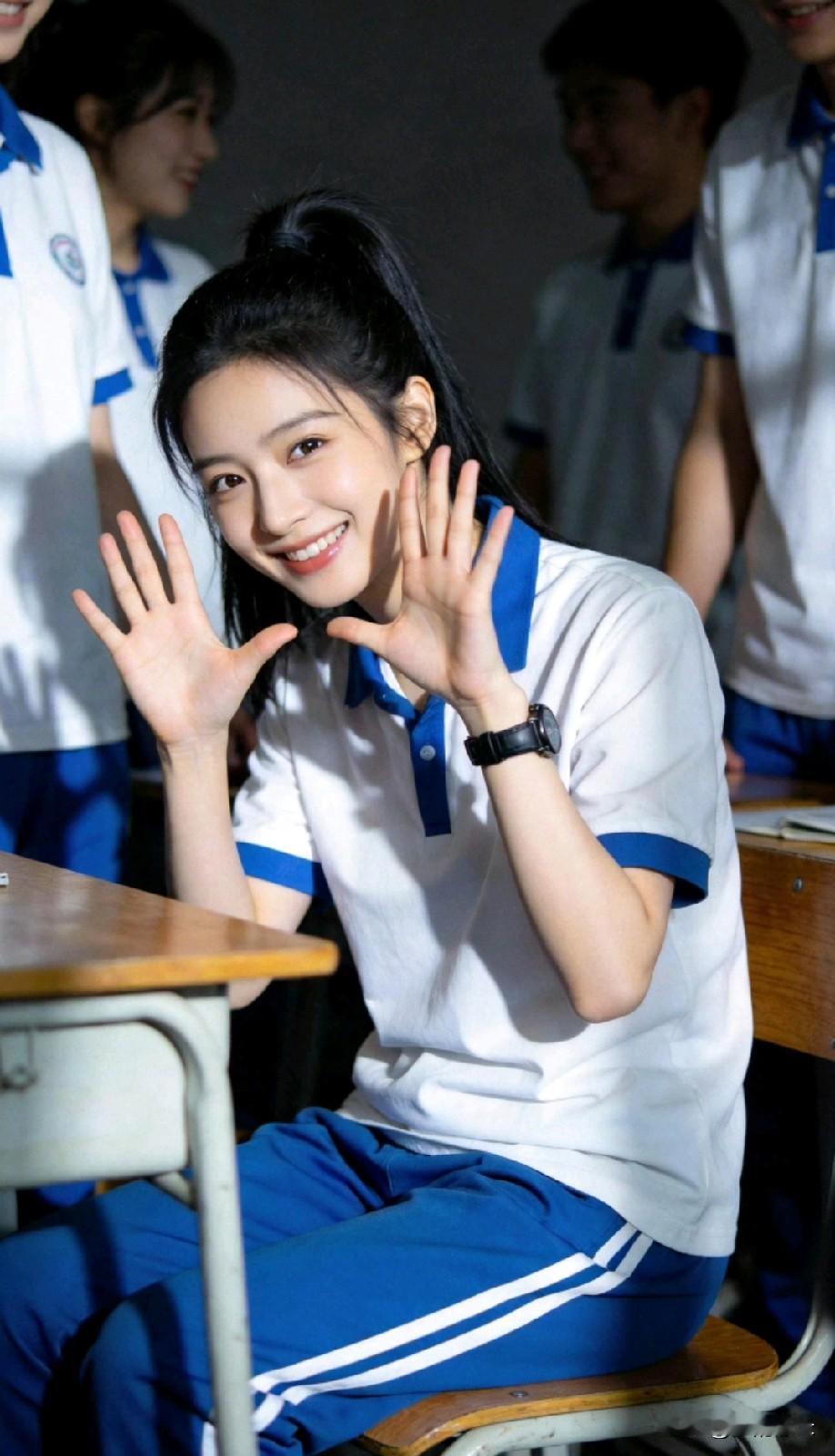 这是我们需要的文科生：
“语”出惊人；
“数”一数二；
“英”姿勃发；
“史”册