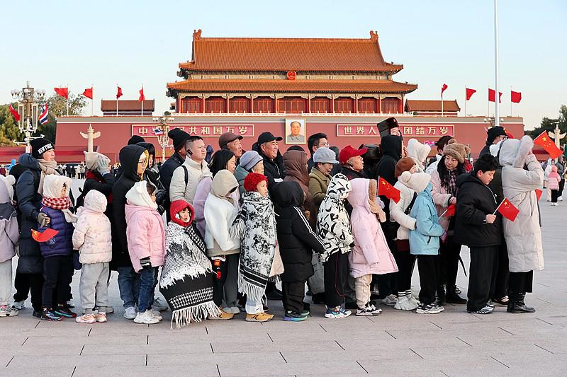 国庆去看升旗仪式，真的别光想着穿美美的裙子拍照，这些细节踩坑真的会毁全程体验。