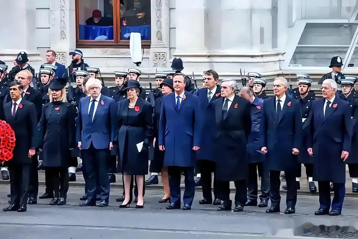 英国首相大合影，英国首相何其多，又不是国家元首，相当于公司总经理，是聘任的，又不