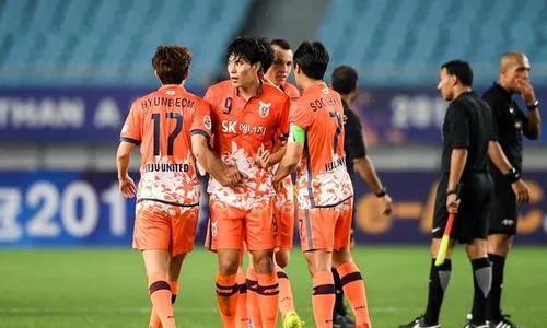 申花亚冠远征藏双重考题：外援试金石+争冠前哨战
 
上海申花今日正式开启马来西亚