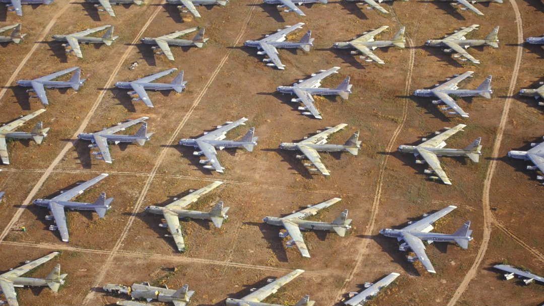 B-52 同温层堡垒计划至少服役至 2050 年，距其 1955 年服役至今已有