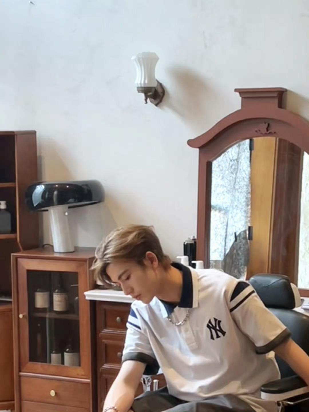 点开凌时工作碎片永恒心情：我永远是老公宝女🤲 ​​​