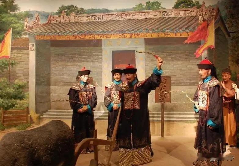 历史百科之（1121）候选：
清朝的制度，京官郎中以下，外官道员以下，凡初由考试