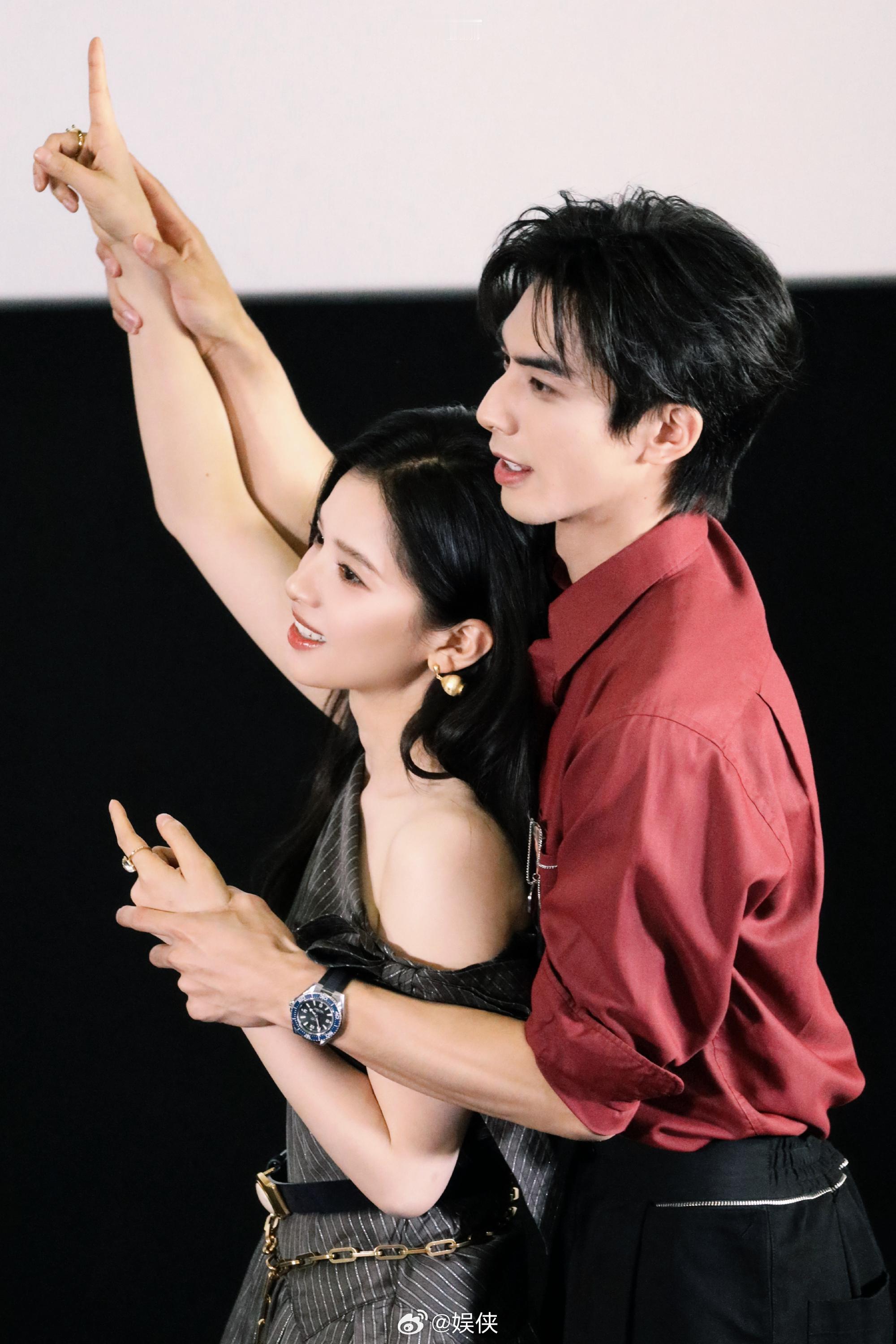 宋威龙张婧仪从不熟到熟透熟烂两人刚合作时都默认对方自带距离感，相处过后才打破刻板