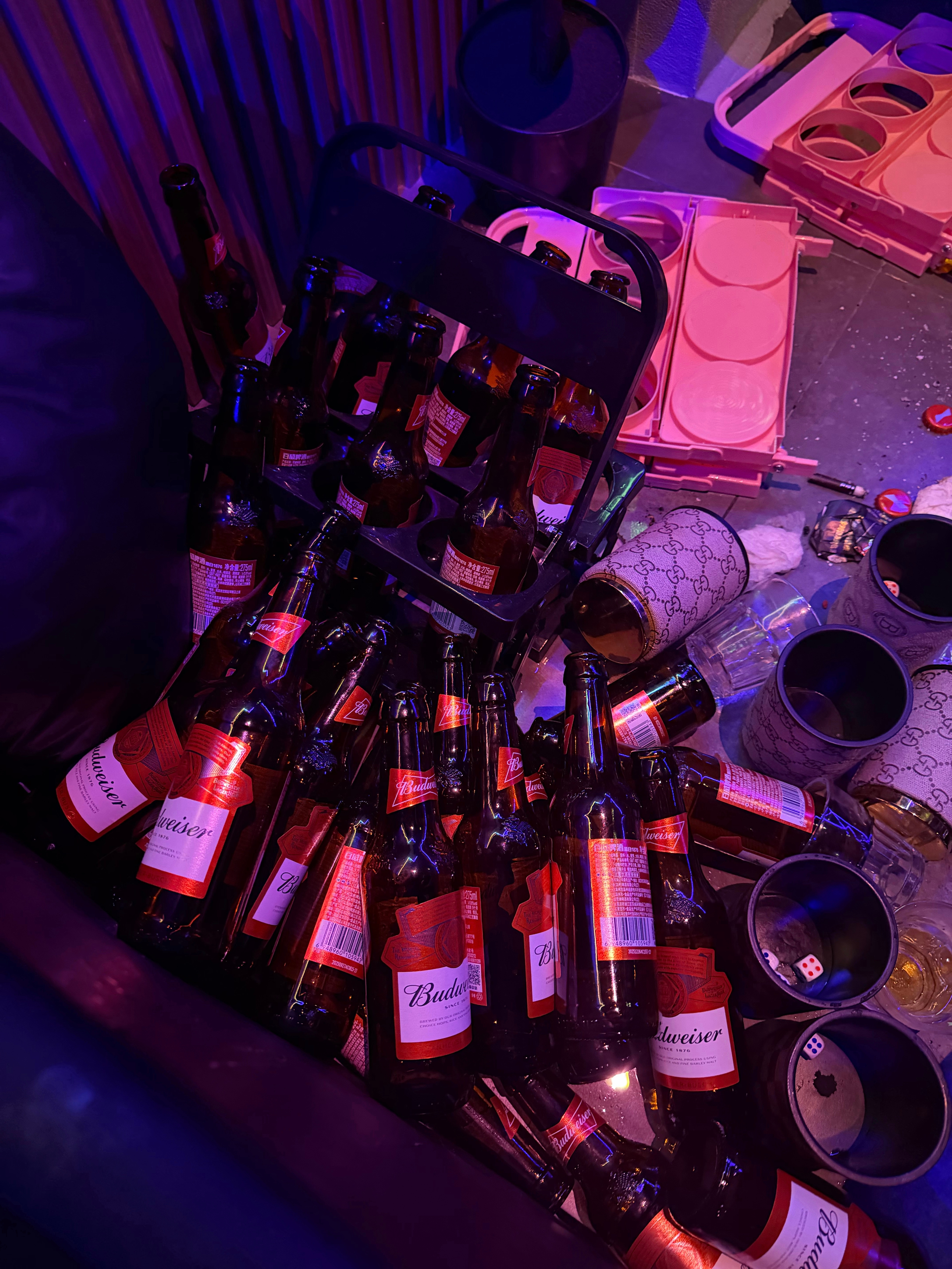 顾彩农靠   龙港