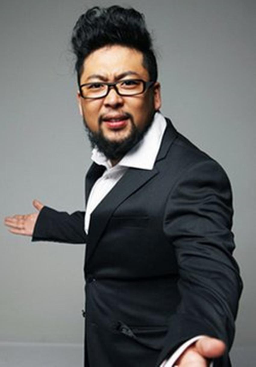 演员修睿回到家乡大庆

        近日，喜剧演员修睿回到老家黑龙江大庆，机