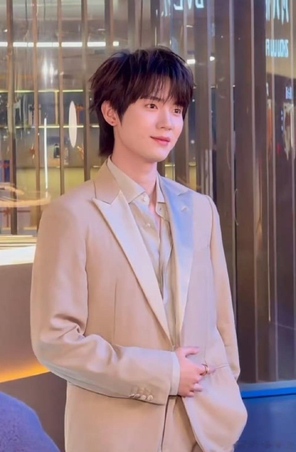 周翊然 我住的城市从不下雪 周翊然清唱《圣诞结》的选歌绝了 回老家重庆唱我住的城