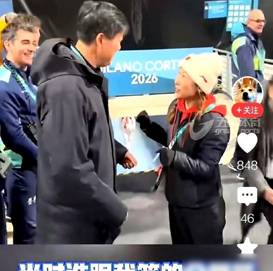 59岁李琰，一边是102年首金，一边是32年最差战绩。
她带的速度滑冰队，宁忠