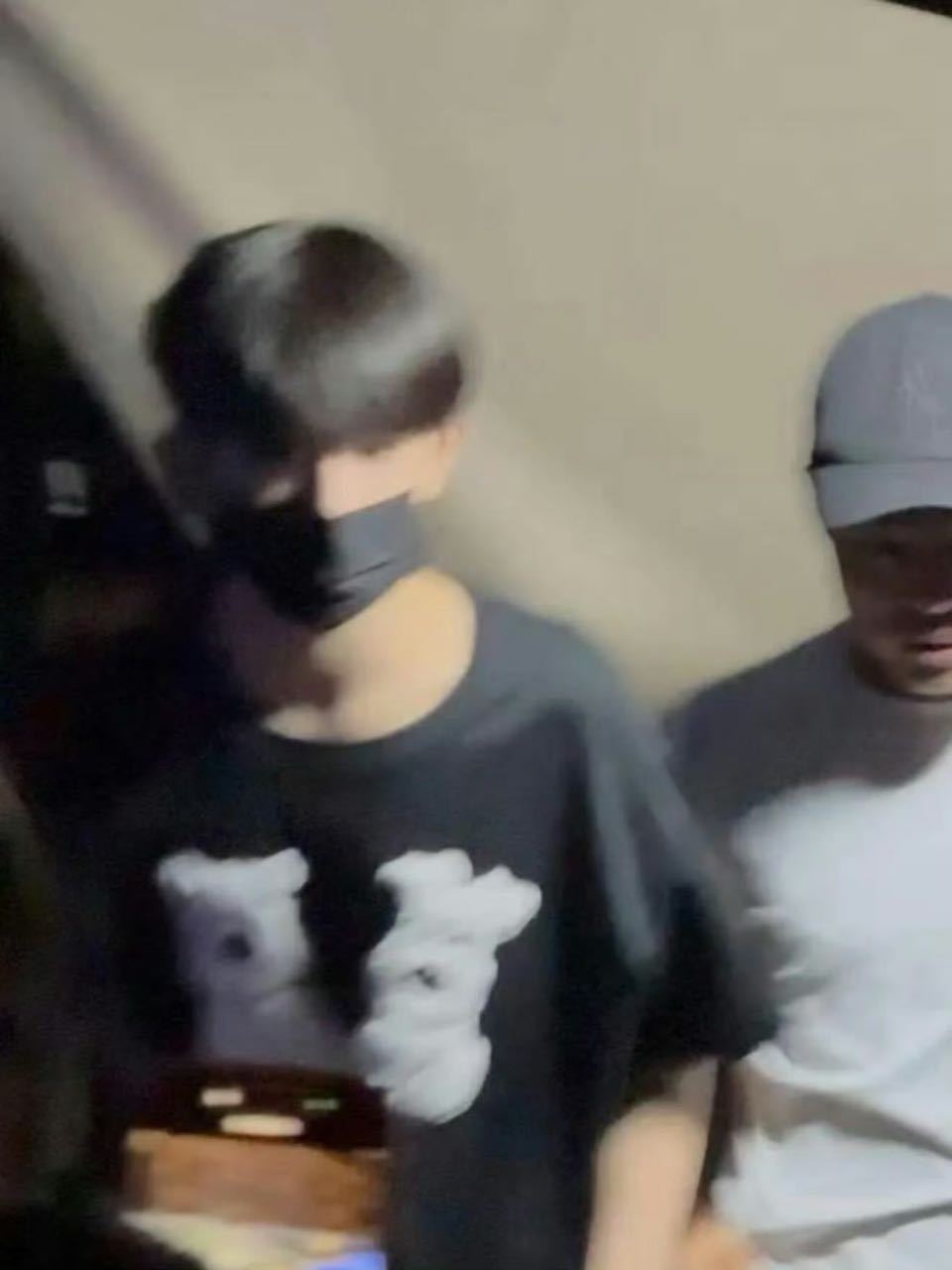 公司咋回事，陈浚铭是去少年时代2演谢逸舟，这发型怎么看有点像钱三一陈浚铭头发