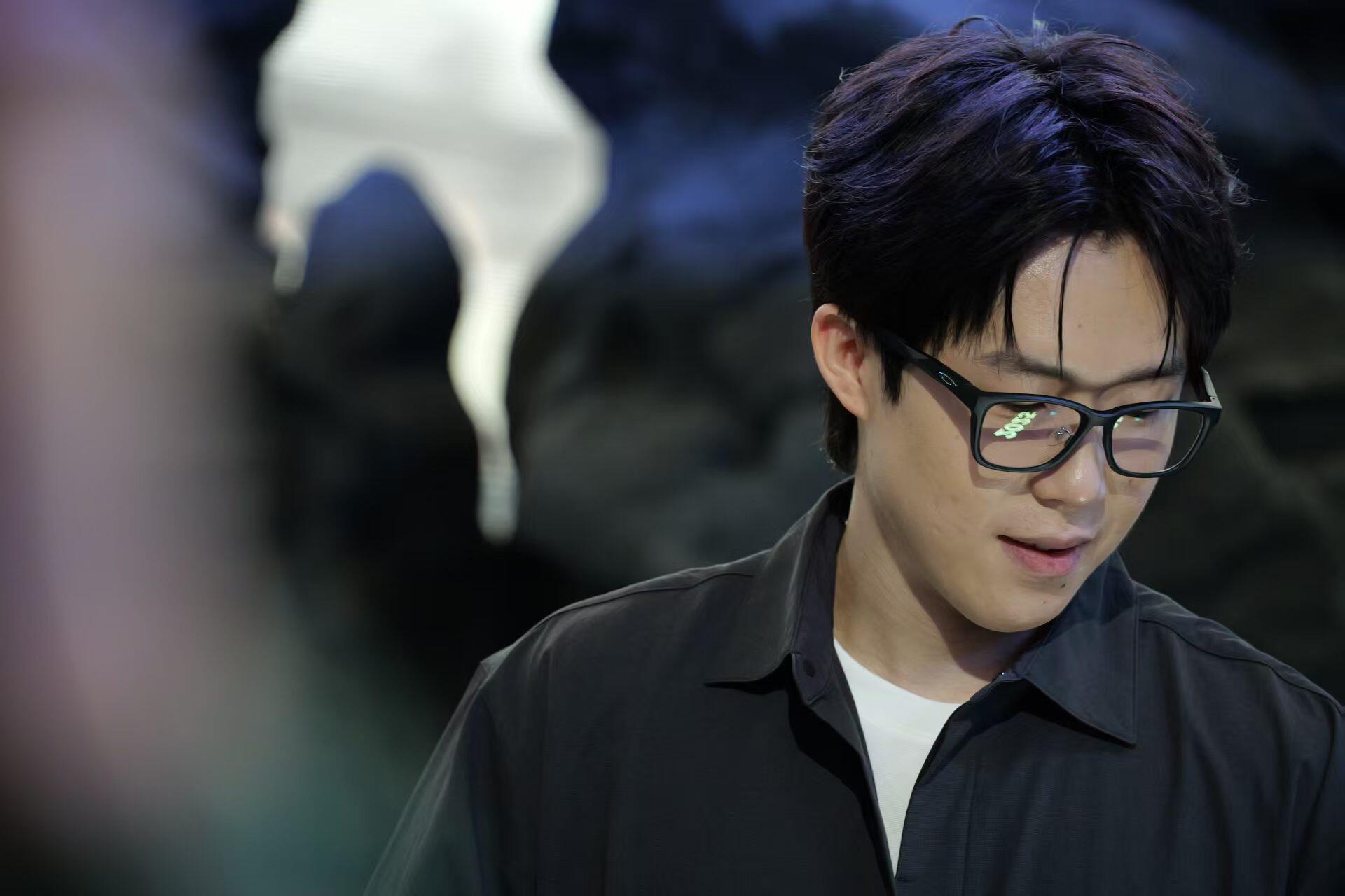team oakley新成员王楚钦 帅[点赞] ​​​