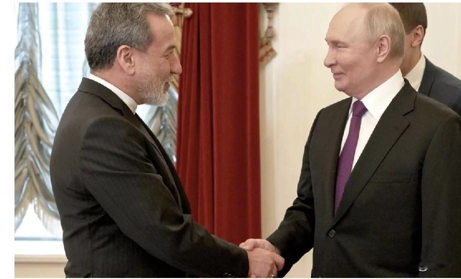 外交罕见极速操作！伊朗求见普京仅3天敲定，阿拉格齐连飞三国藏足内幕
 
信源：塔