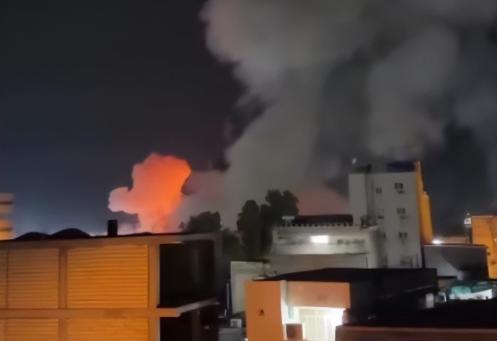 国丧当天，美国下狠手
7月7日，哈梅内伊灵柩运抵什叶派圣城库姆。这一天，本该是举