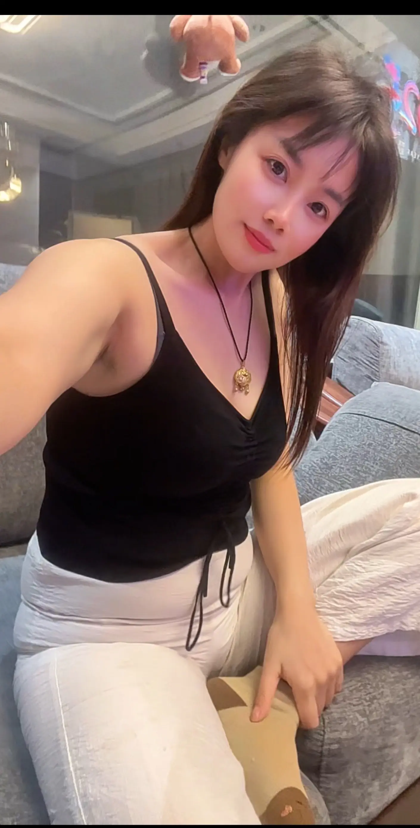 爱会消失，承诺也会过期，人终究会走散，最痛的不是从未拥有，而是差一点就...