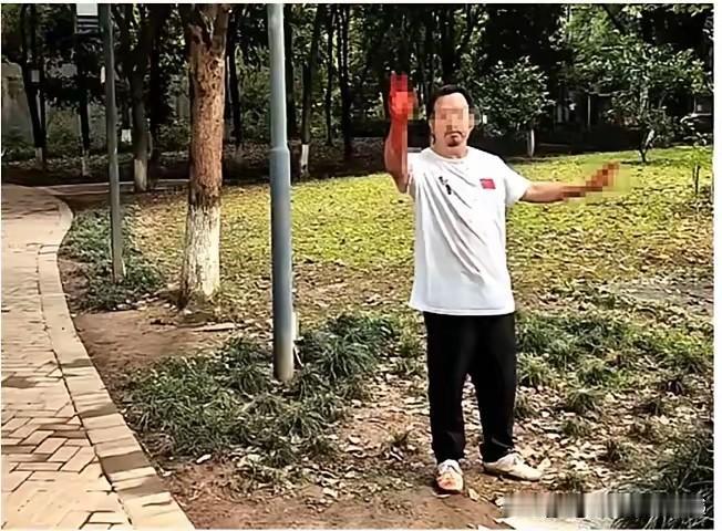 哎，本是相处多年的同事。

无非就是为了职称。
现在学校内斗也确实很严重，
我认