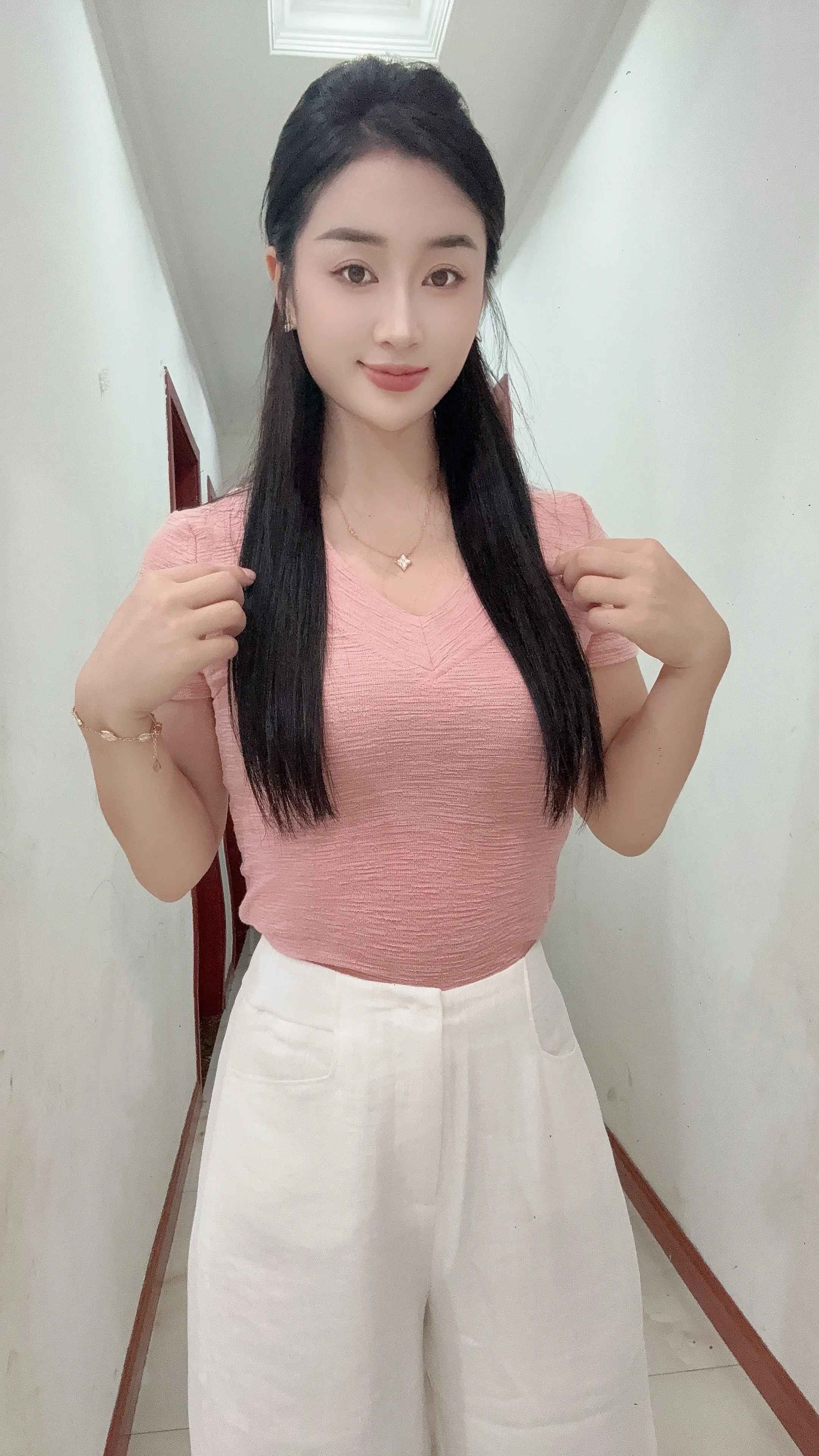 我认为最好的婚姻从来不是你负责挣钱养家，我貌美如花，而是我们一起努力...