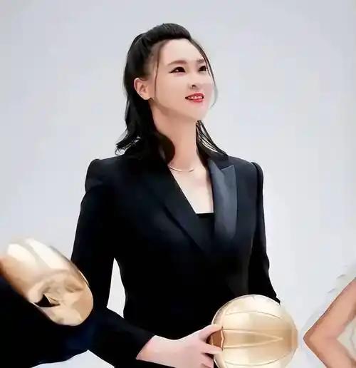 惠若琪差点就没命生孩子！里约奥运前她先后两次心脏射频消融手术，第一次手术中心脏骤