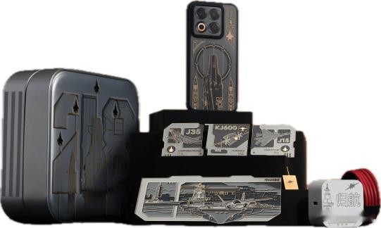 魅族22 发布时还预告了一款旗舰定制版，今天终于开售了。从手机后盖、系统，到卡针