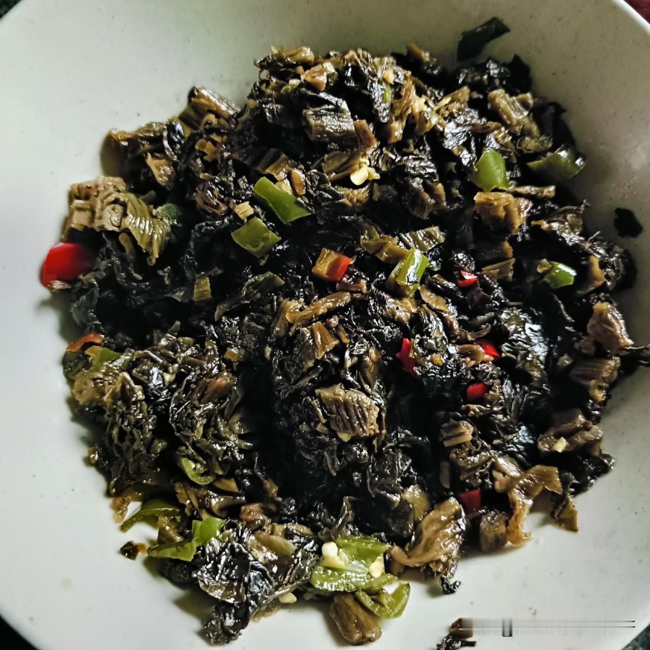 今天的早餐：白米饭，酸野菜，西红柿炒蛋。

老人家旅游回来了，每天早上又有白米饭