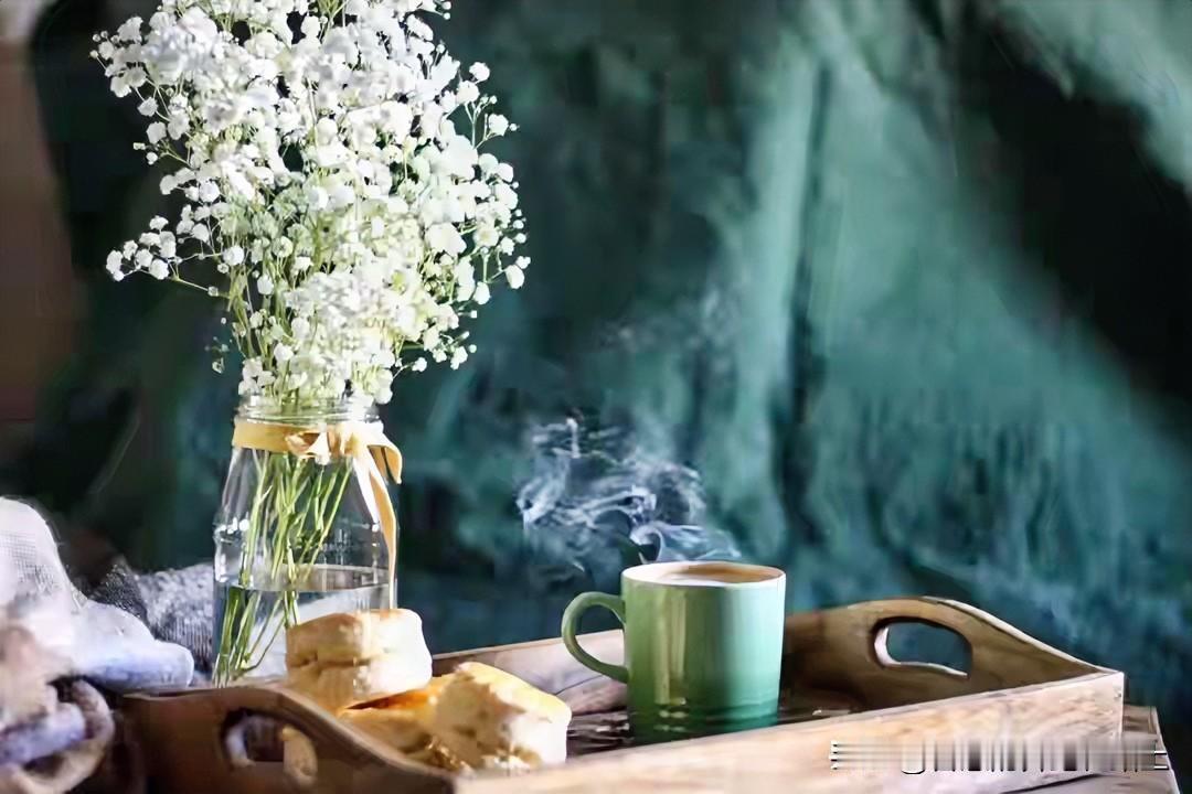 我们所以活得累，是因为我们还有人性。
他们所以活得无所顾忌，一派威武，是因他们不