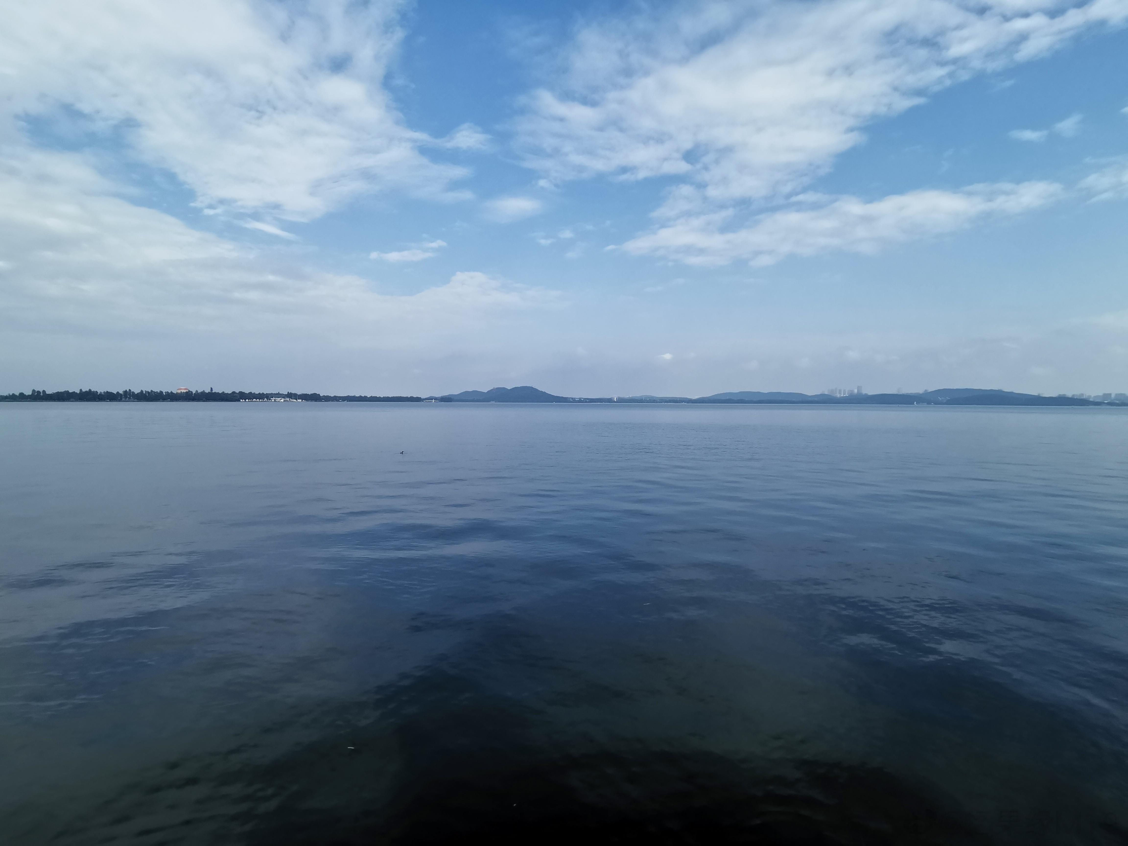 注意！脑出血有8大前兆，有些症状容易被忽视！1、头痛：突发且剧烈的头痛是最常见的