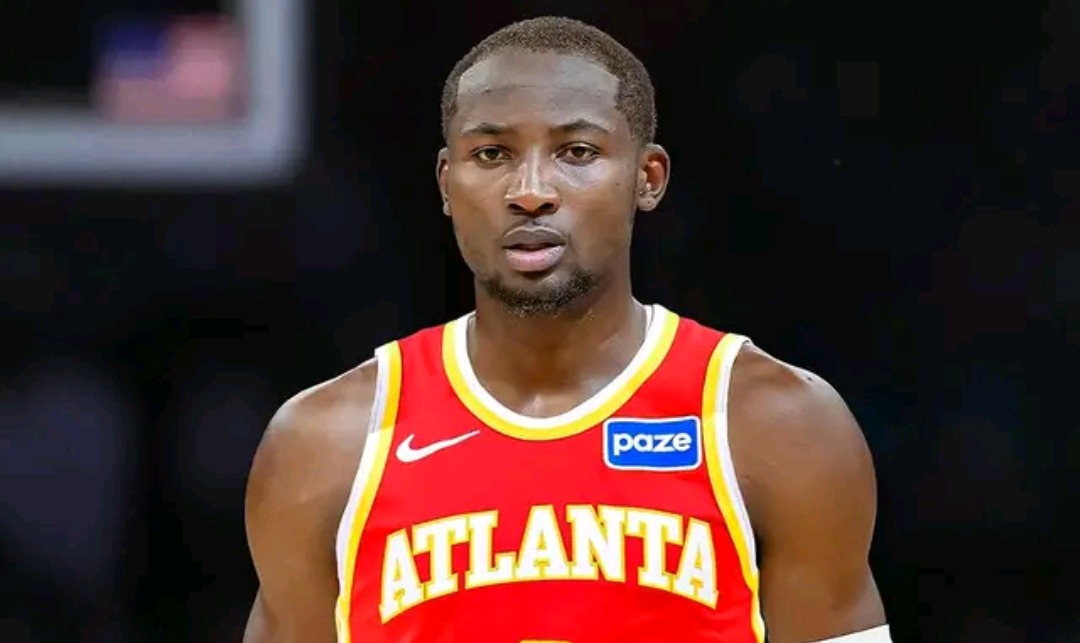 库明加今日迎来老鹰队首秀咱勇士队9点的比赛 八点半可以去老鹰队瞅一下NBA