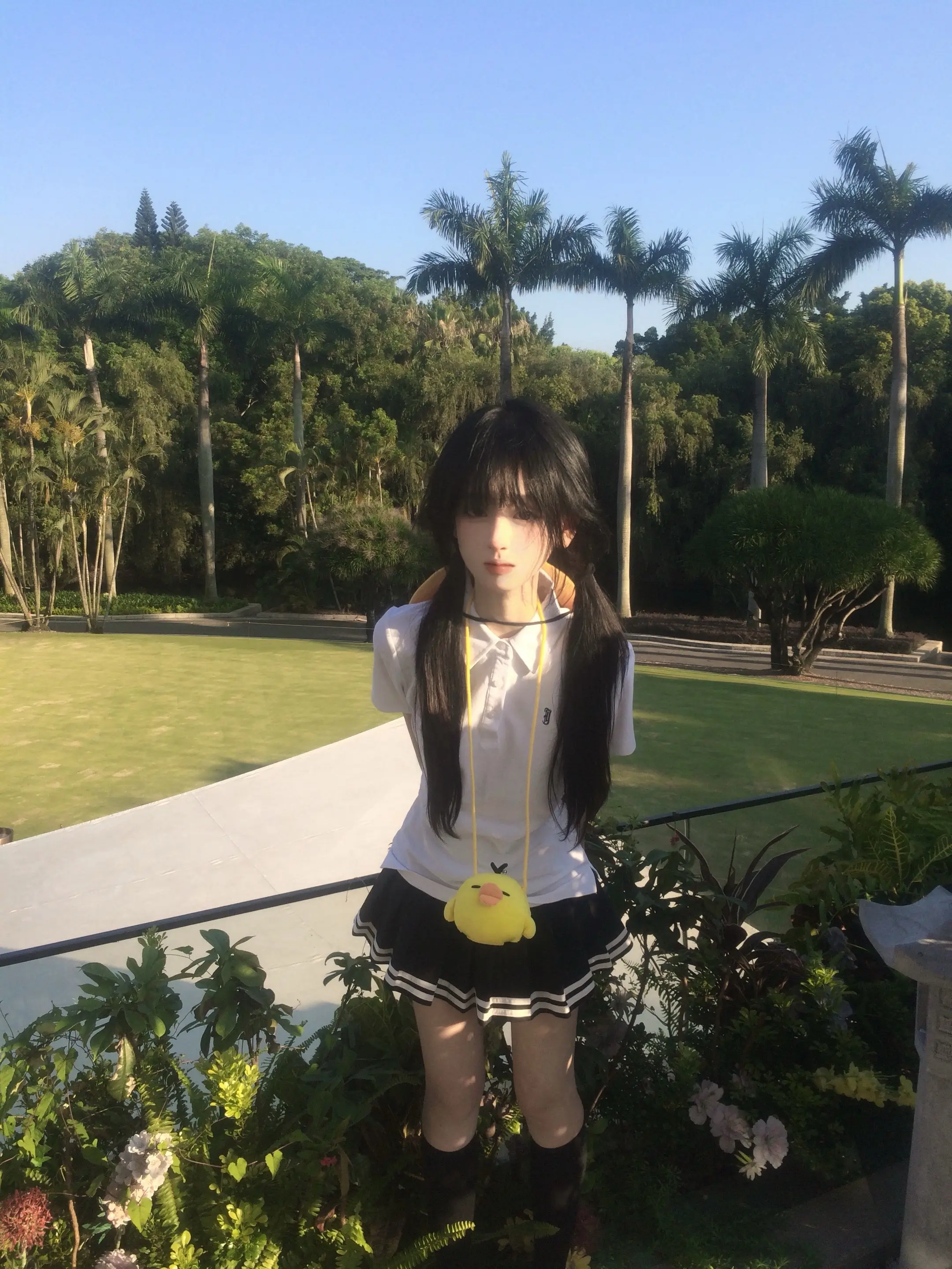她歪着脑袋总在问我