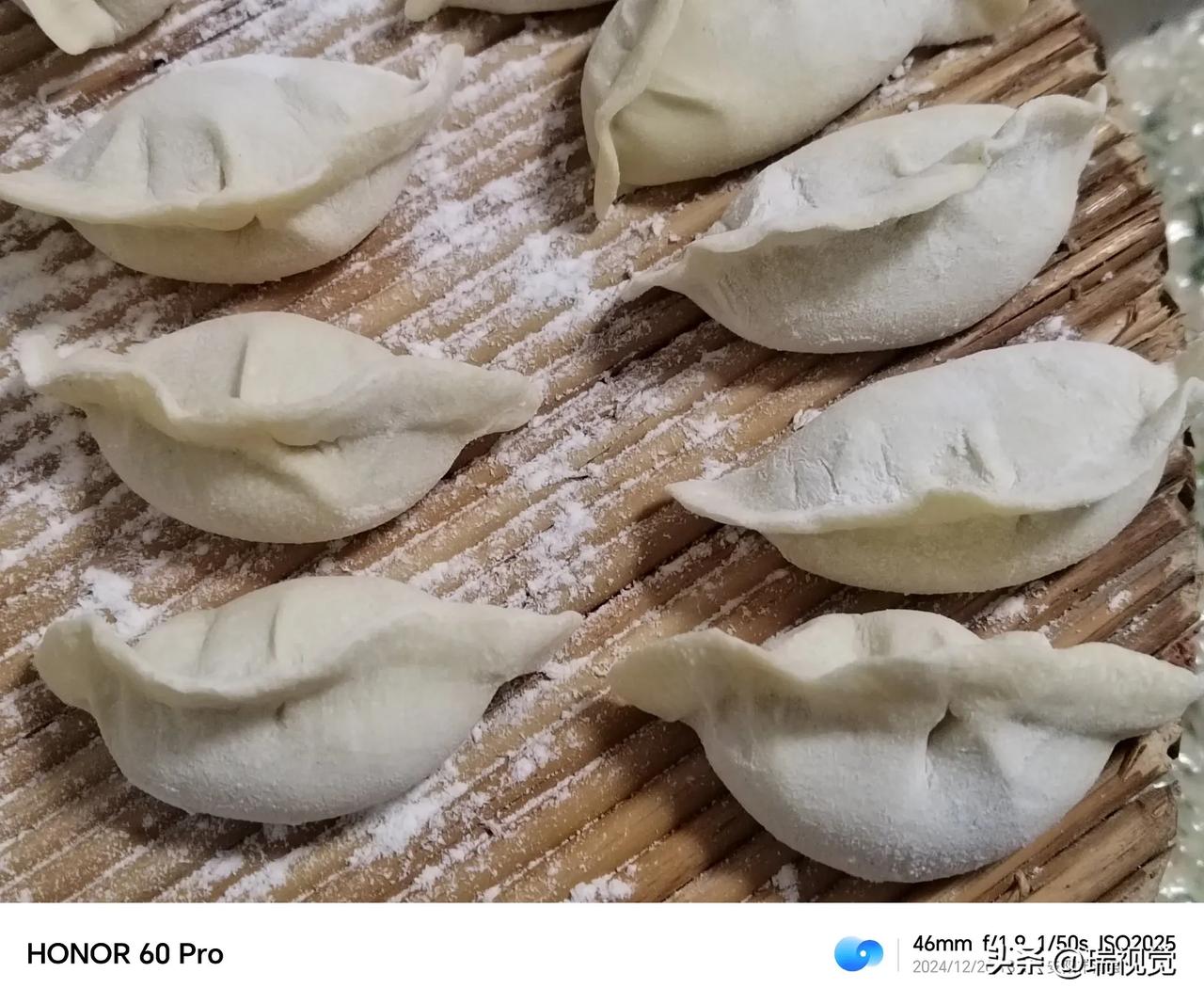 冬至到，吃鲅鱼馅水饺。冬至 水饺 饺子 大鲅鱼饺子馅 鲅鱼纯手工水饺 品质好的饺